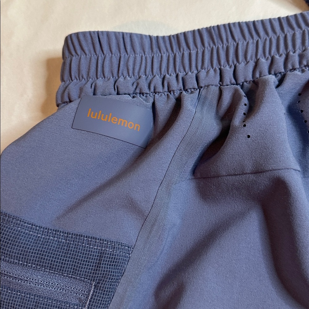 Lululemon Water-Repellent Hiking Short 8" Size S - Picture 7 of 11